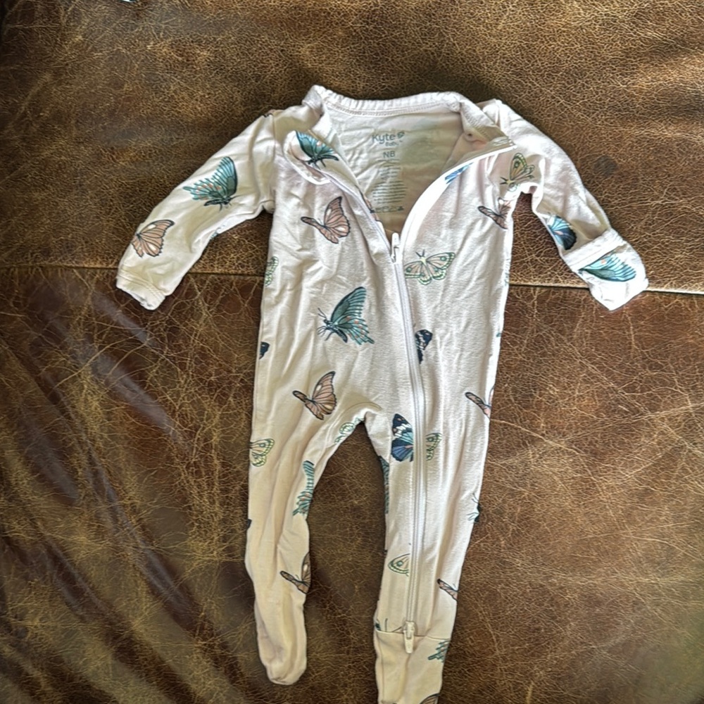 Kyte baby Butterfly Print NB footie